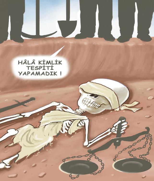 Musa Kart adalet heykelini mezara koydu